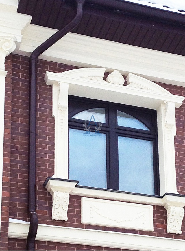 Обрамление окна. кронштейны аттик декоративное панно сандрик
