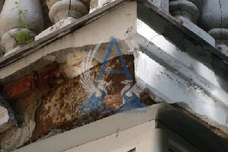 Компанией «Архитектура Благополучия» начаты работы по реставрации декоративного ограждения балконов дома № 23 на улице Поварской. Предполагается отреставрировать основание балконов, а также установить на них новые балюстрады из стеклофибробетона