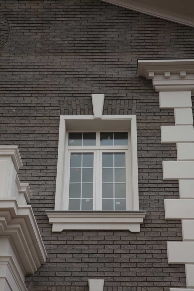 Обрамление окна. Угловые русты