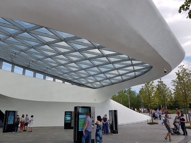 Фасад сложнейшей формы, выполненный методом торкретирования стеклофибробетона
