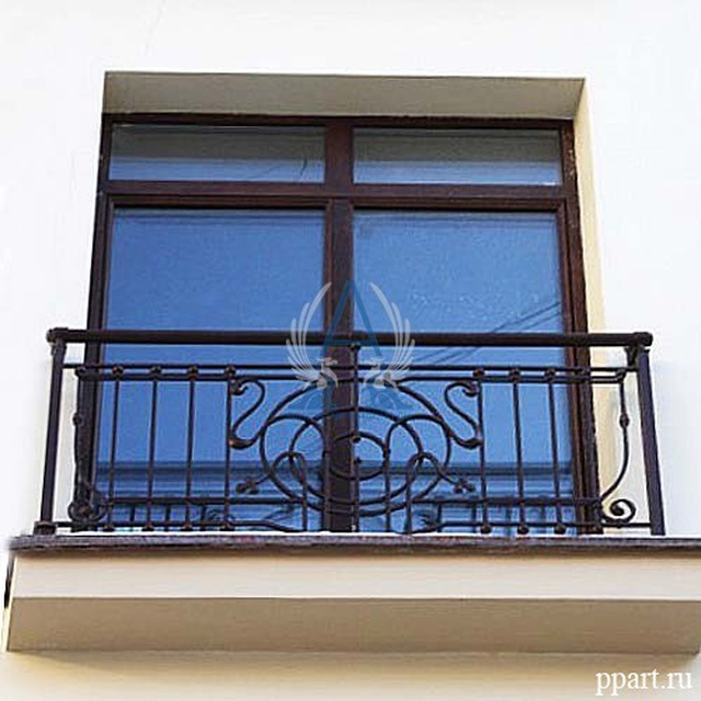 Кованное ограждение окна