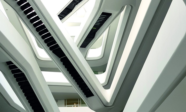 Крупногабаритные панели лестницы из стеклофибробетона