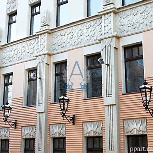 Нижний вазон,нижний орнамент под вазоном,межэтажный фриз пилястры в стиле модерн,кованные фонари