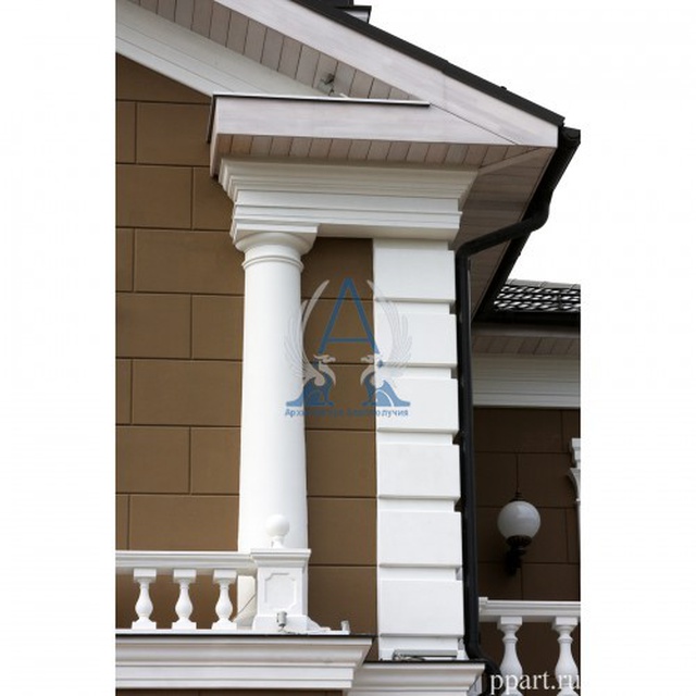 Декор фасада. Колонны дорического ордера, балюстрада, карнизы