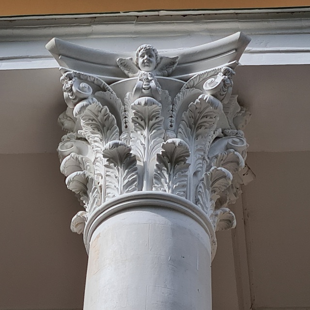 Капитель колонны из стеклофибробетона Покровского монастыря в Хотьково