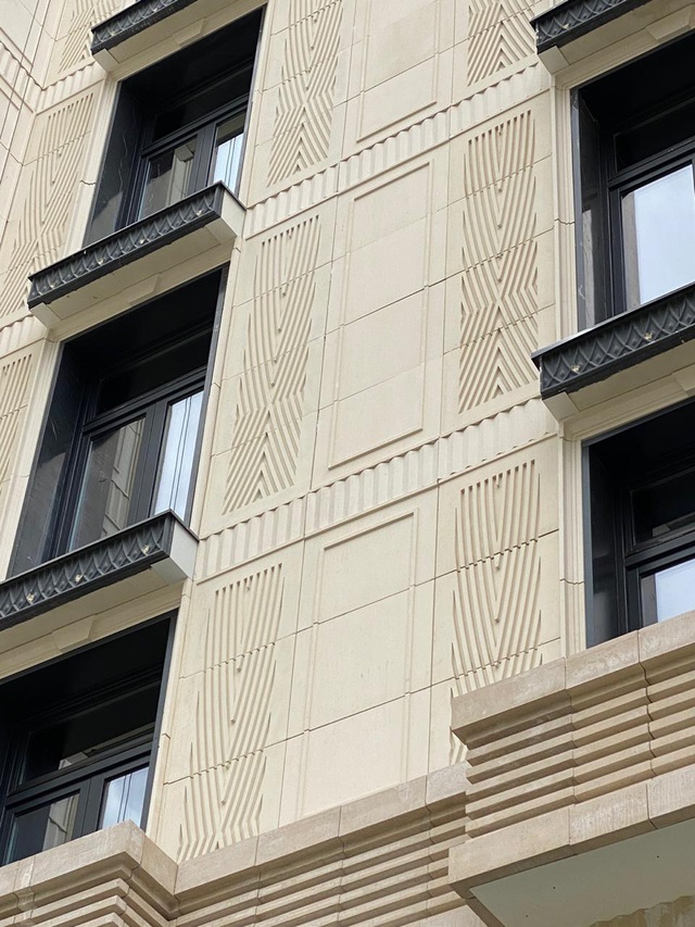 Фасад ЖК 38 квартал - панели из натурального камня