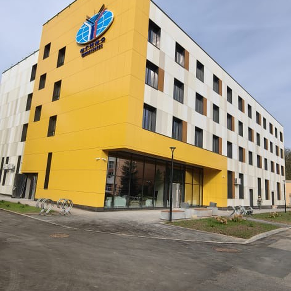 Фасад здания МГИМО